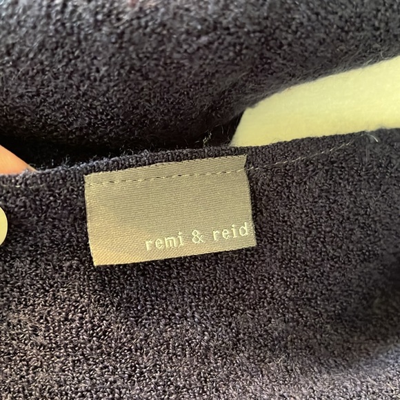 Remi & Reid navy blue tasseled long scarf wrap - Picture 4 of 6